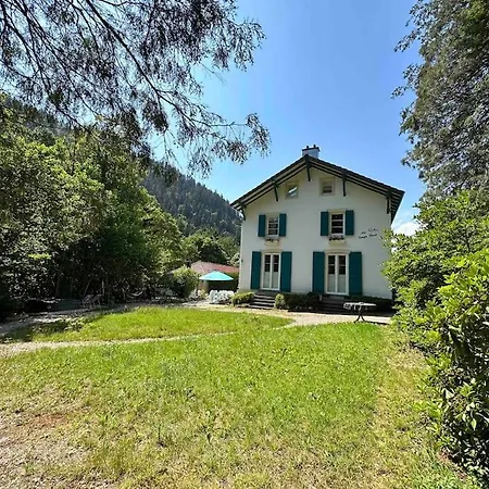 Maison Chaleureuse Avec Cheminée Bord De Rivière *