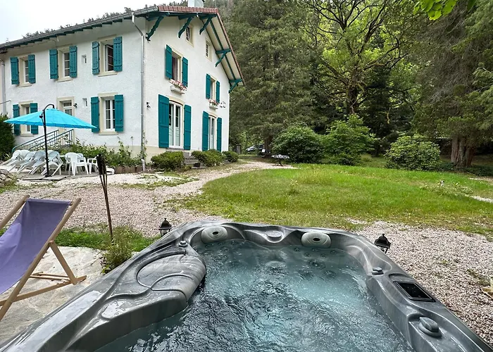 Maison Chaleureuse Avec Cheminée Bord De Rivière Hébergement de vacances