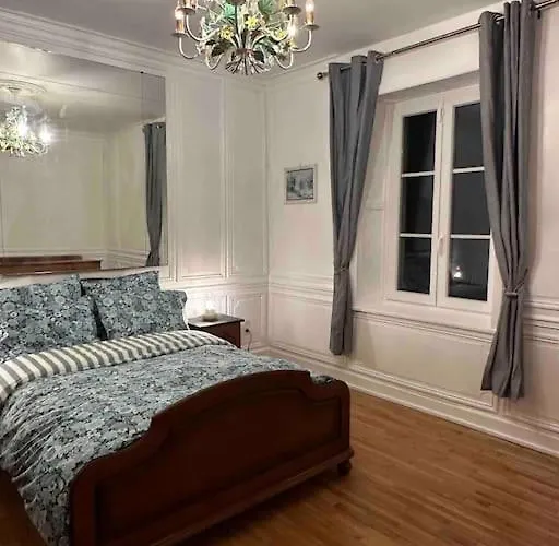 Hébergement de vacances Maison Chaleureuse Avec Cheminée Bord De Rivière *