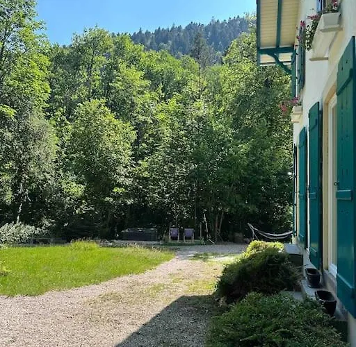 Maison Chaleureuse Avec Cheminée Bord De Rivière *