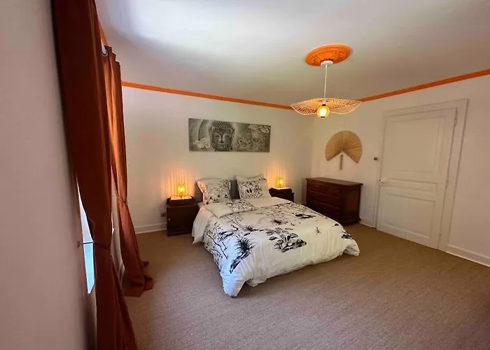 Maison Chaleureuse Avec Cheminée Bord De Rivière Hébergement de vacances *